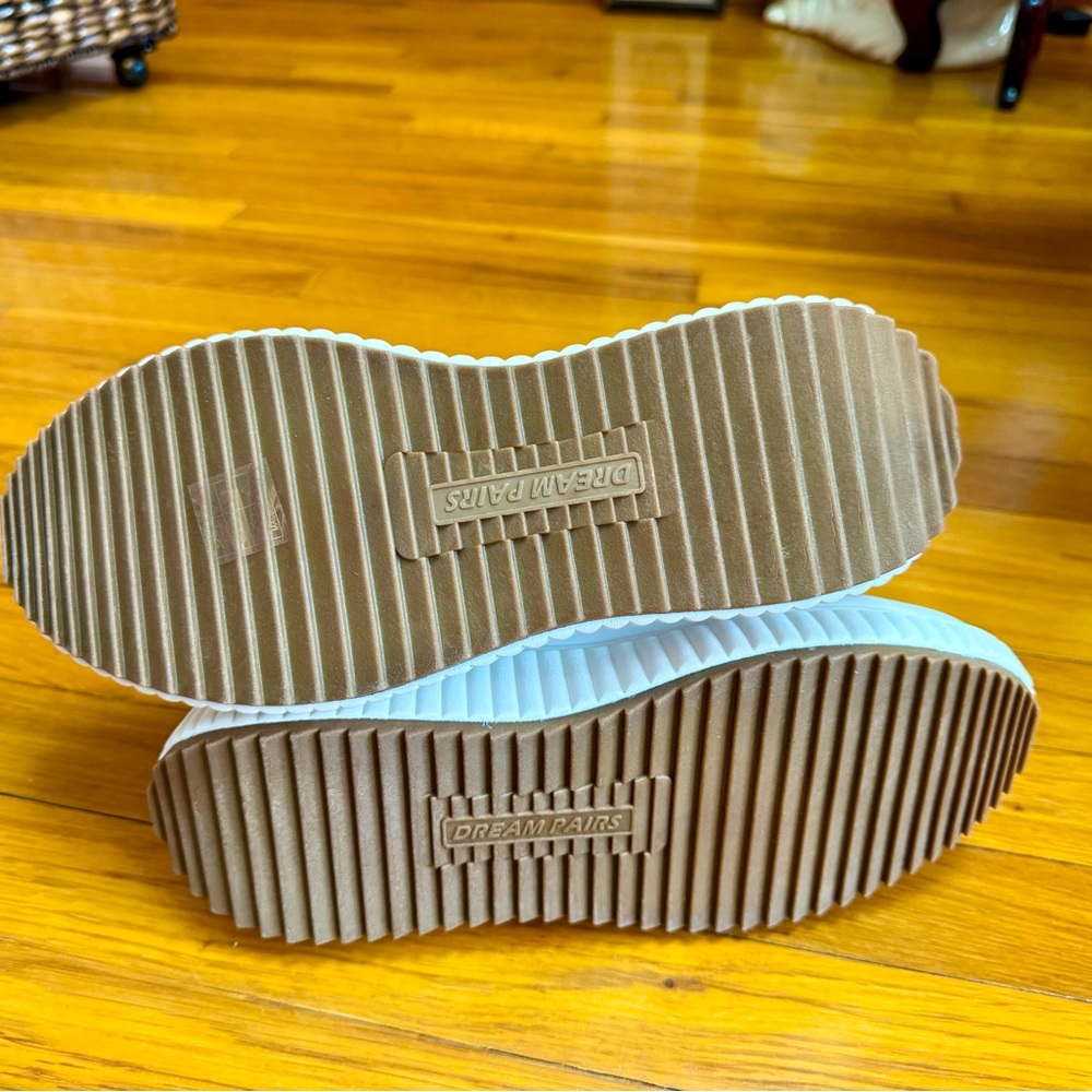 Chinoiserie Pattern Blue & White Canvas Toile Platform Sneakers NIB - Picture 9 of 11